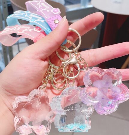WEST ISLAND Weizhilan oil-flowing sand bottle eternal flower keychain cute luminous keychain pendant resin pendant men's and women's same style couple style